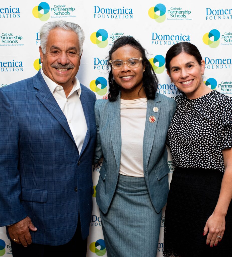 Photo of keynote speaker with Domenica Foundation leaders